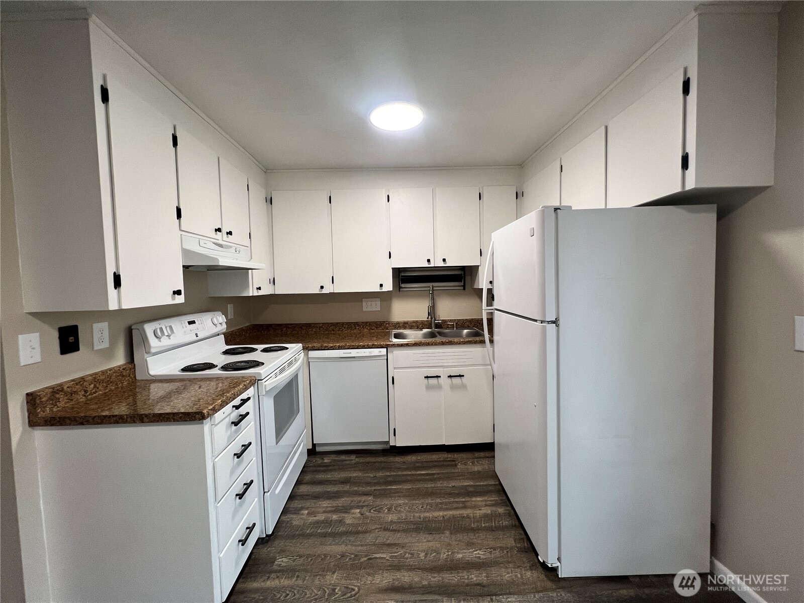 1137 1139 Cascade Avenue Property Photo 14