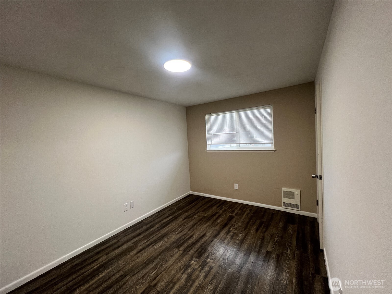 1137 1139 Cascade Avenue Property Photo 18