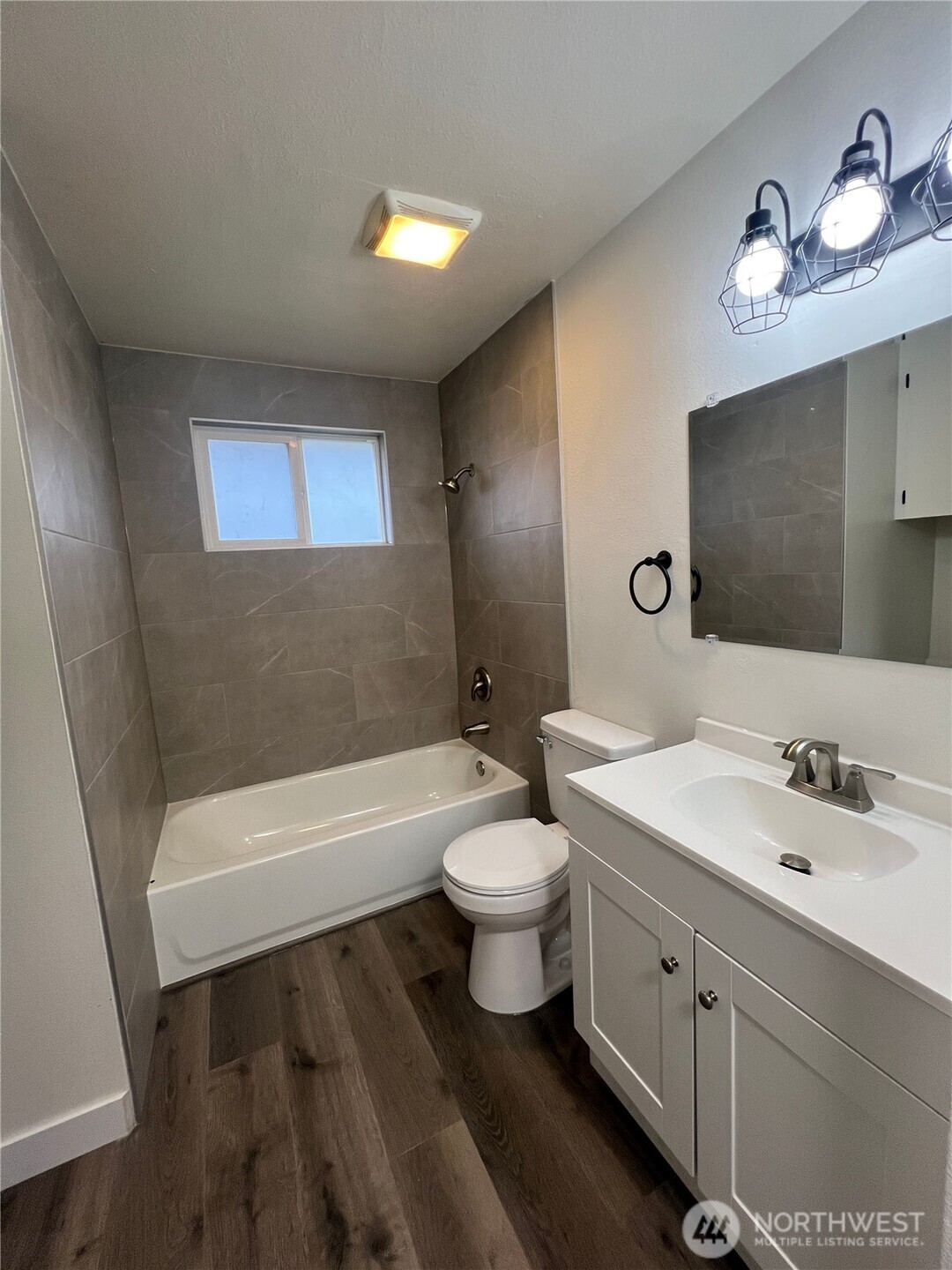 1137 1139 Cascade Avenue Property Photo 22