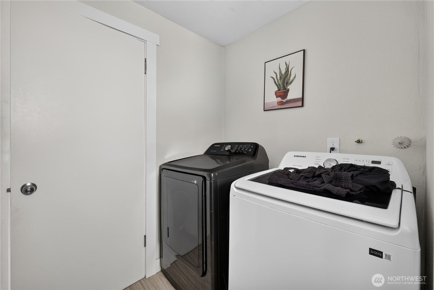 1141 1143 Cascade Avenue Property Photo 7