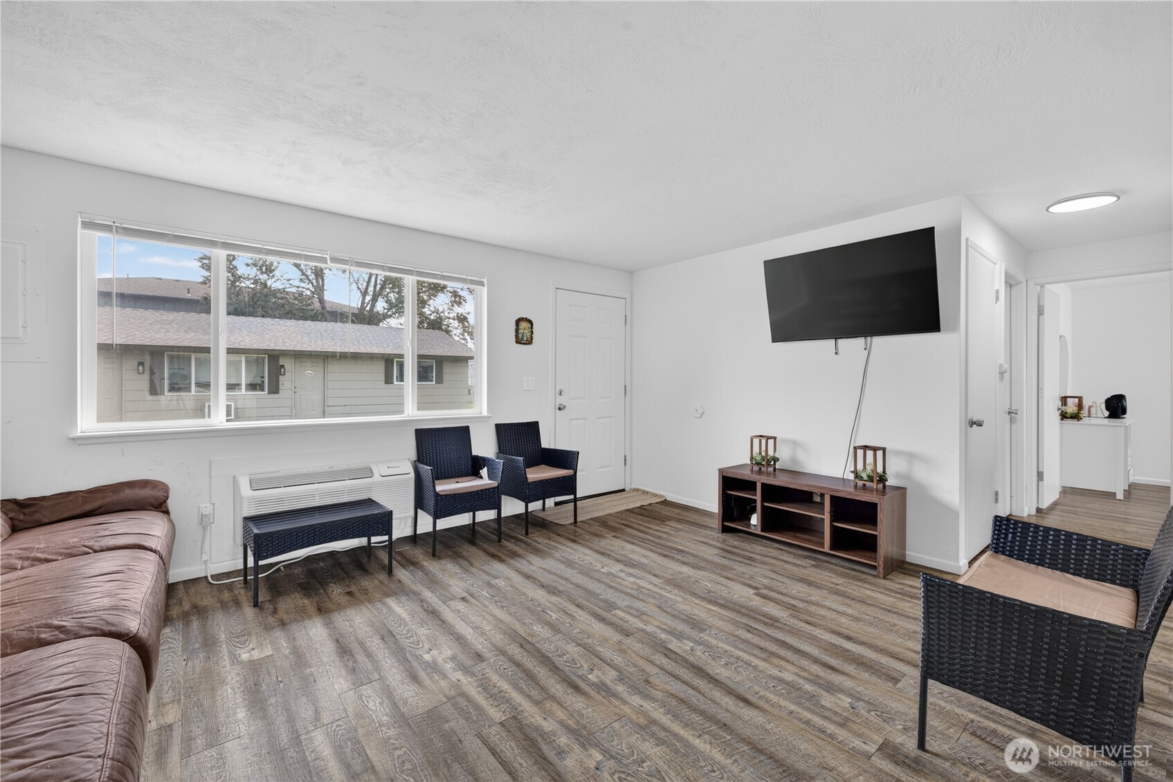 1141 1143 Cascade Avenue Property Photo 16
