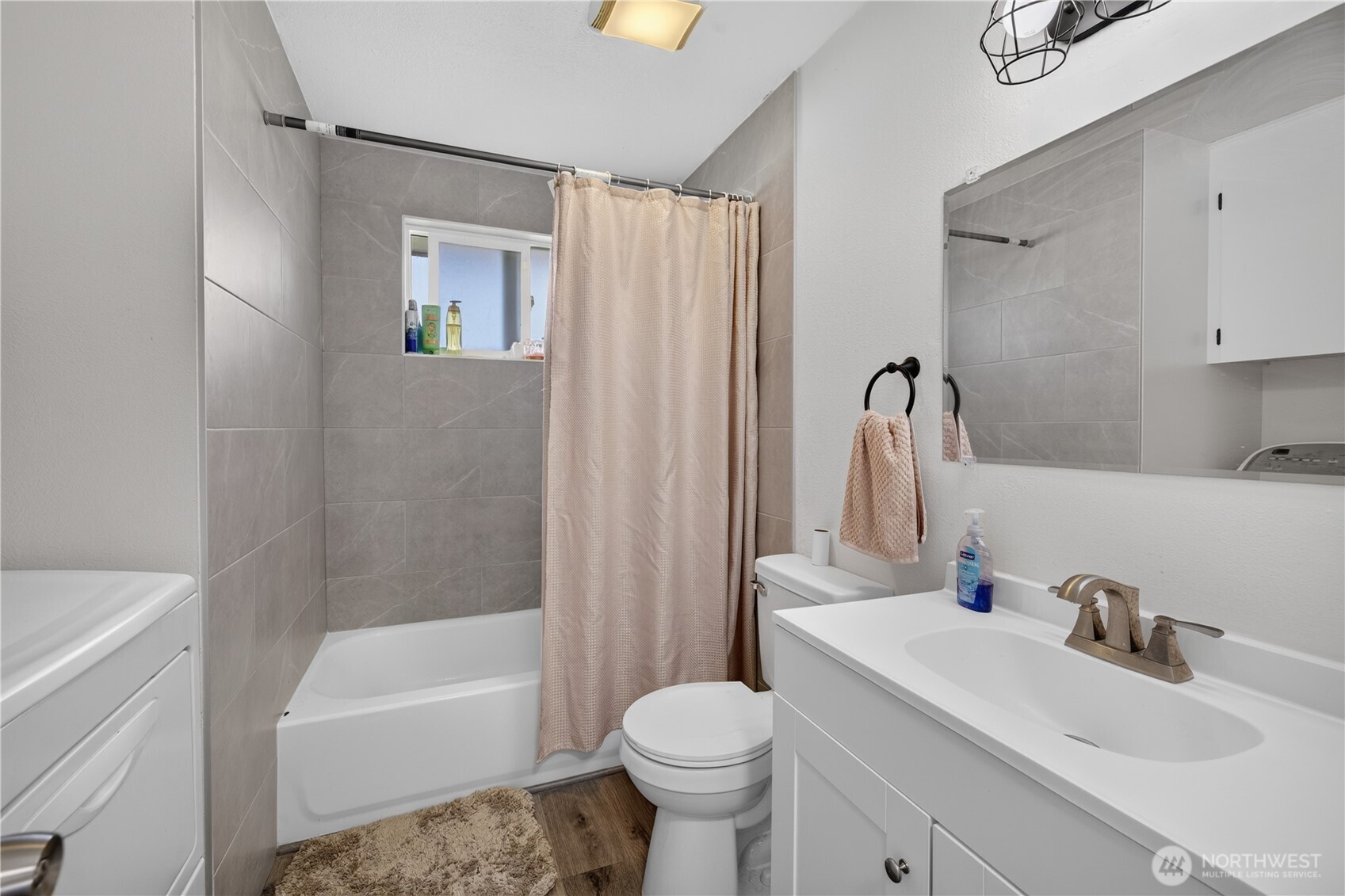 1141 1143 Cascade Avenue Property Photo 21