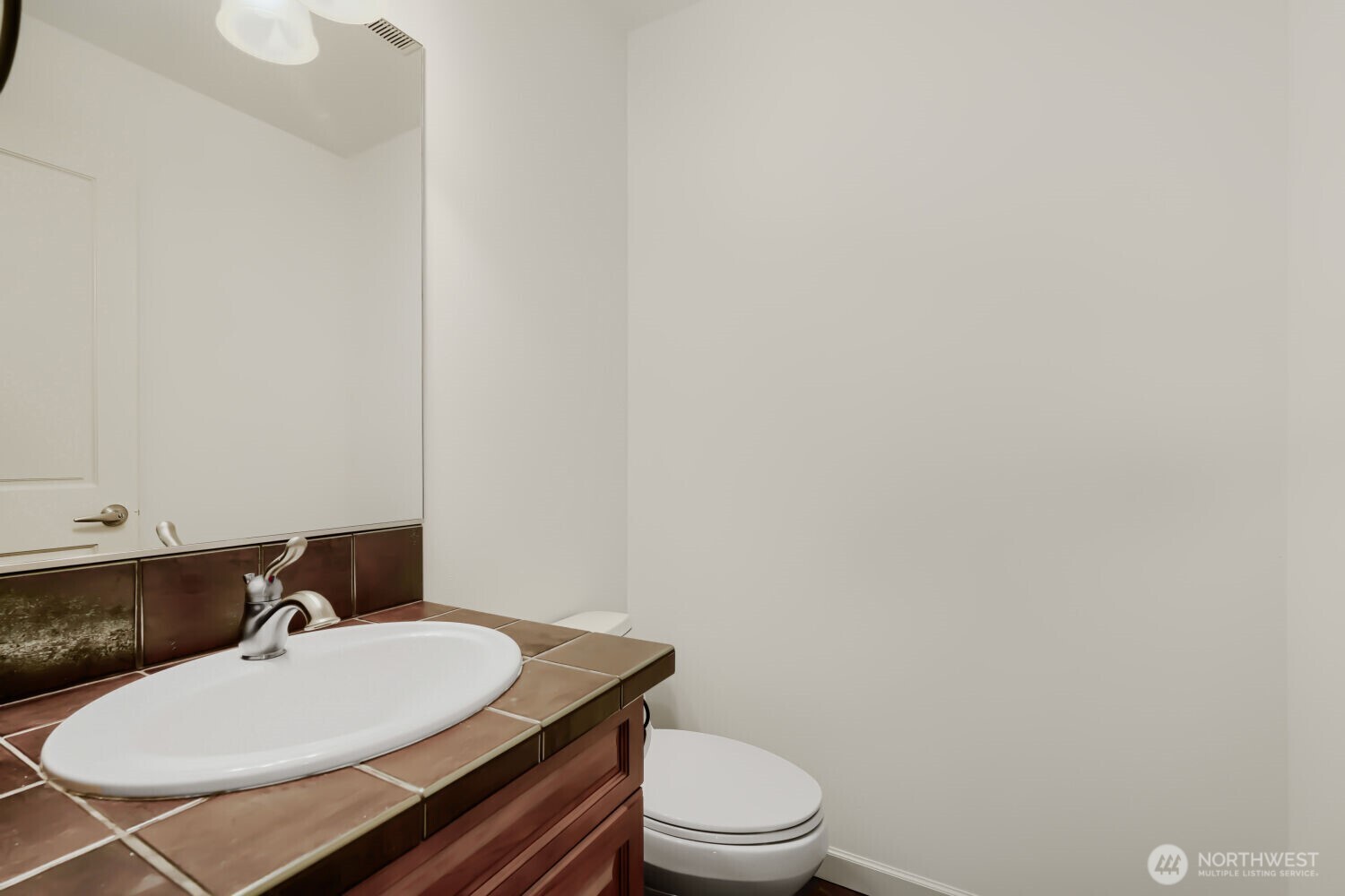 303 Bellevue Way Property Photo 15