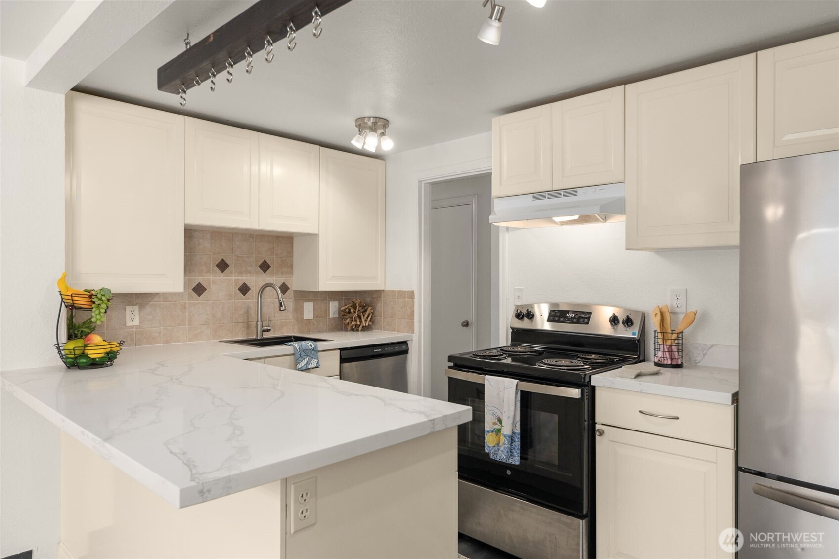 11214 Cornell Avenue Property Photo 16