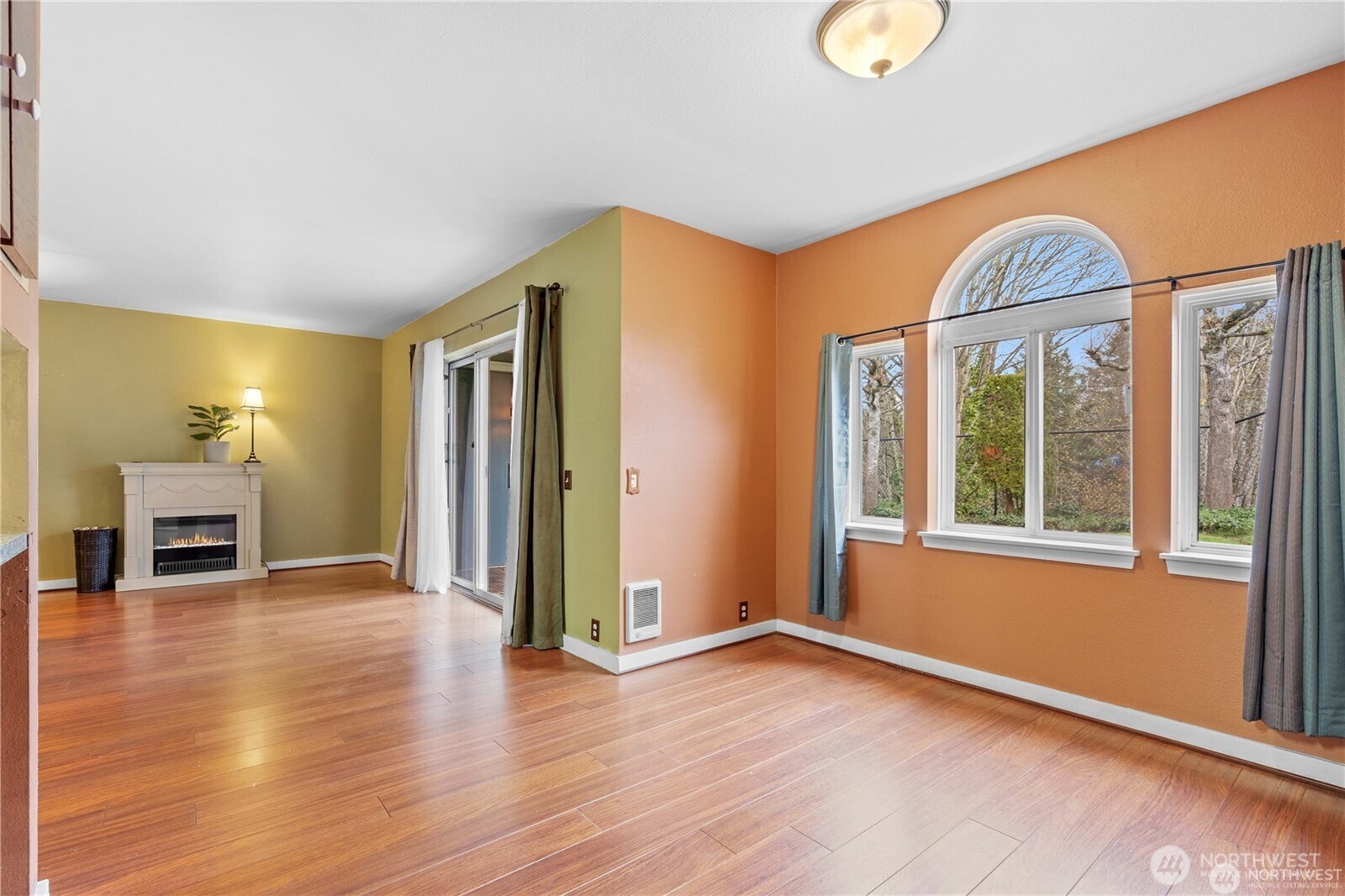 625 N Jackson Avenue C24 Property Photo 8