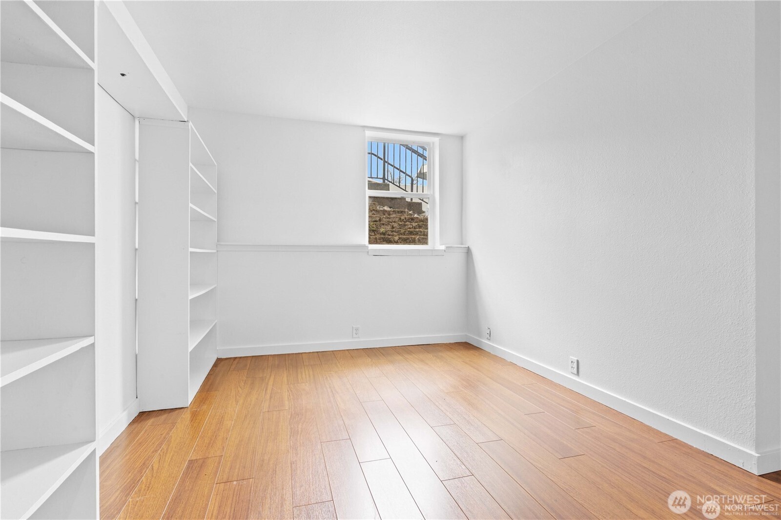 625 N Jackson Avenue C24 Property Photo 17