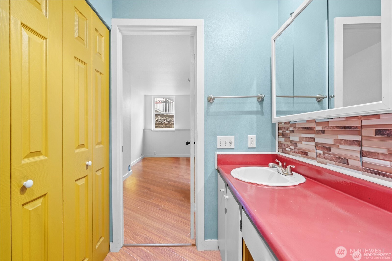 625 N Jackson Avenue C24 Property Photo 23
