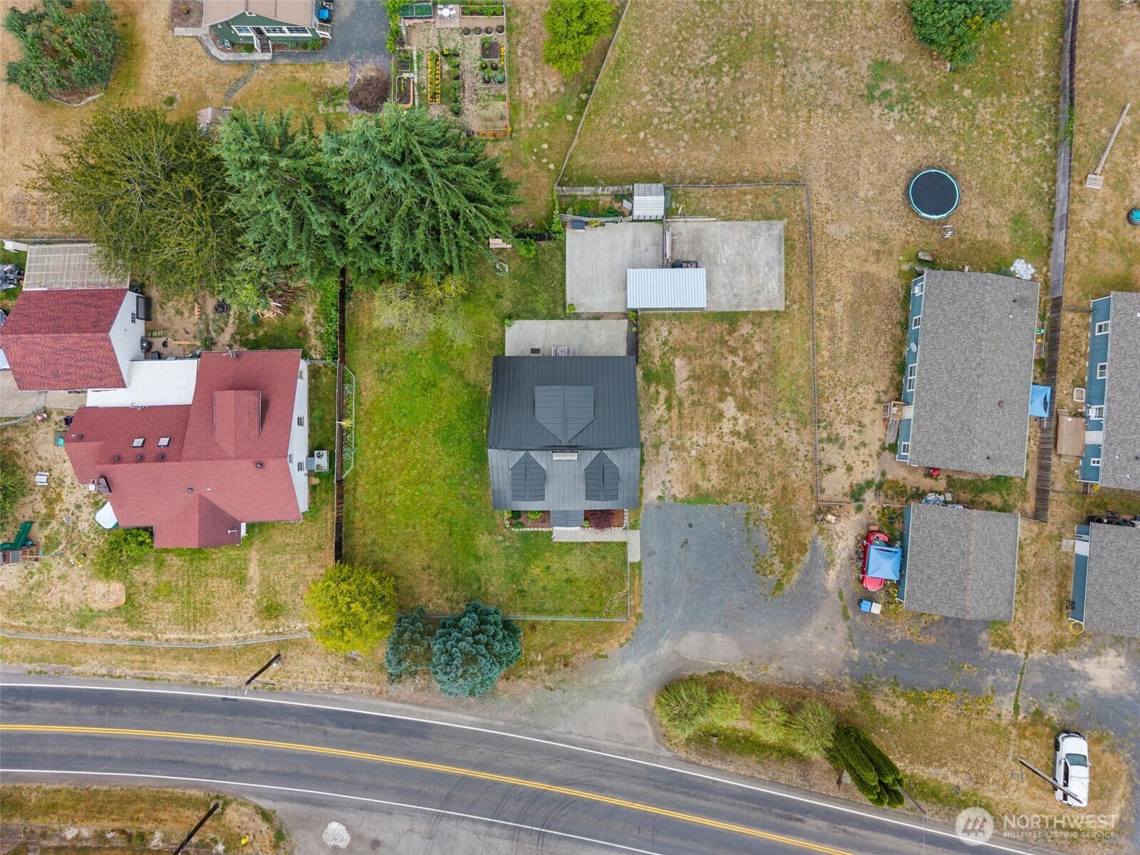 1215 Nw Kerron Avenue Property Photo 3