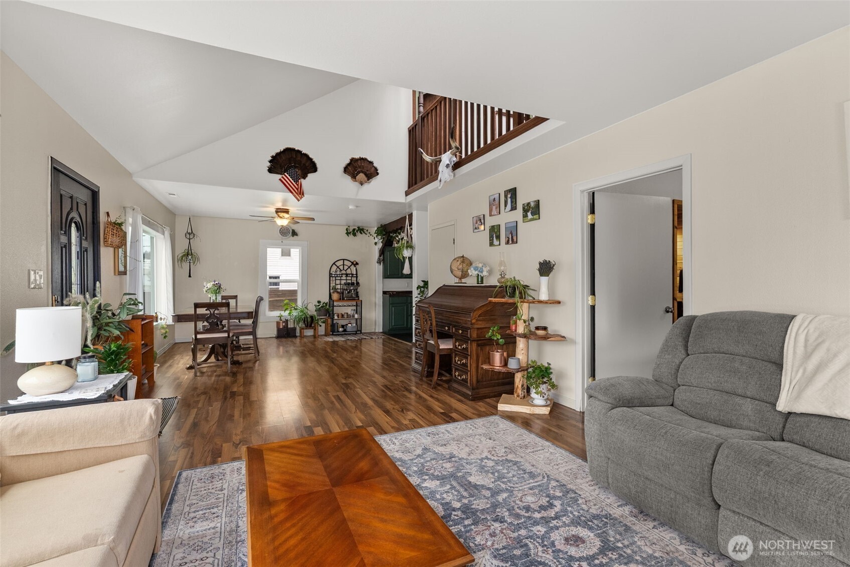 1215 Nw Kerron Avenue Property Photo 8