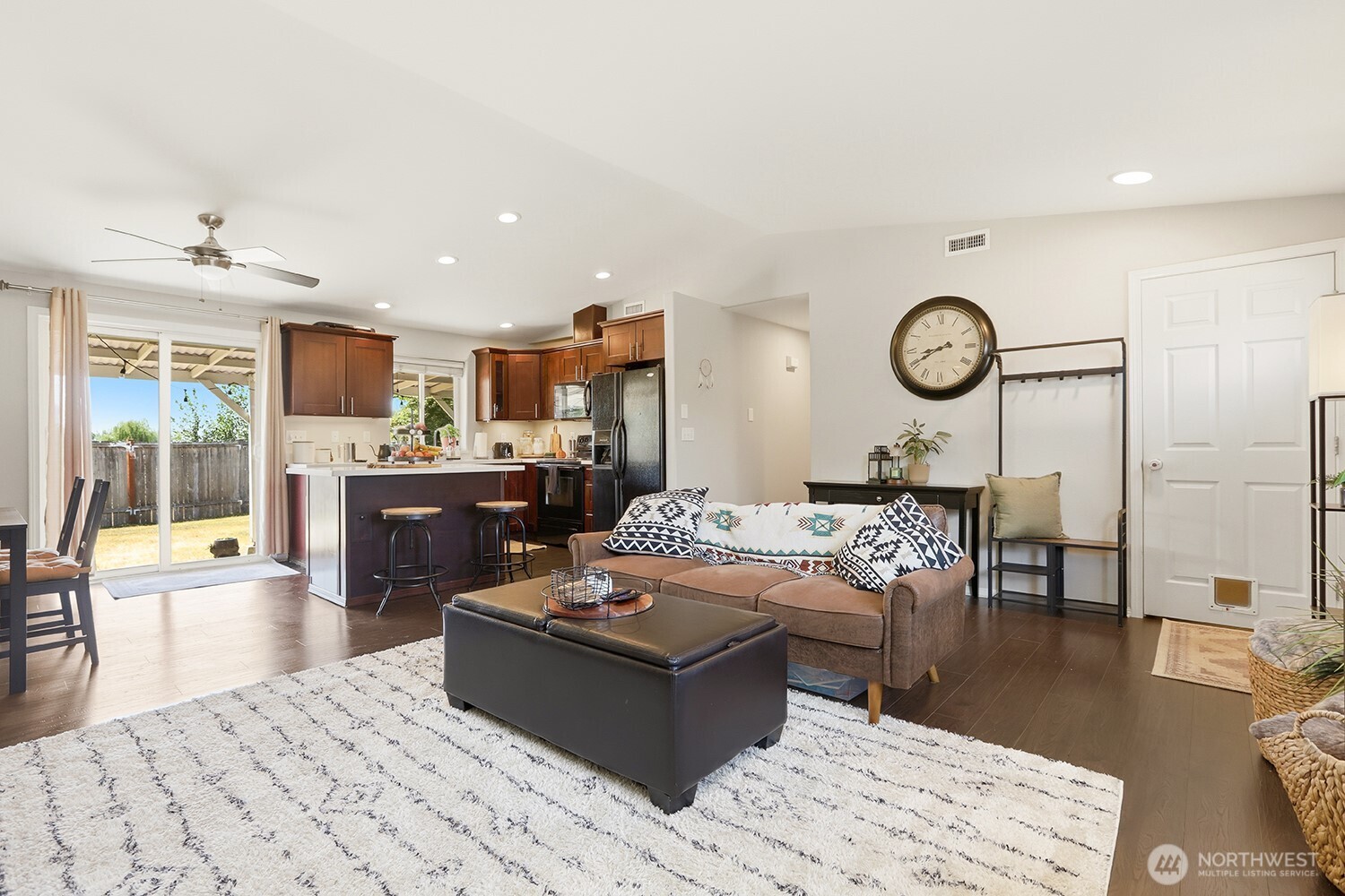 6618 98th Place Property Photo 1