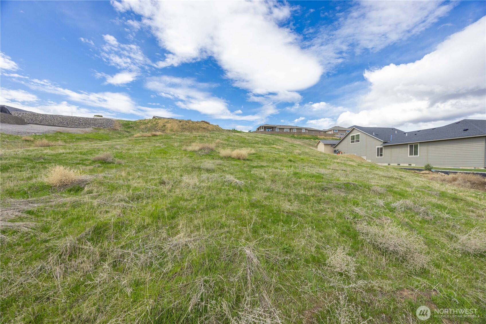 870 Autumn Crest Drive Property Photo 18