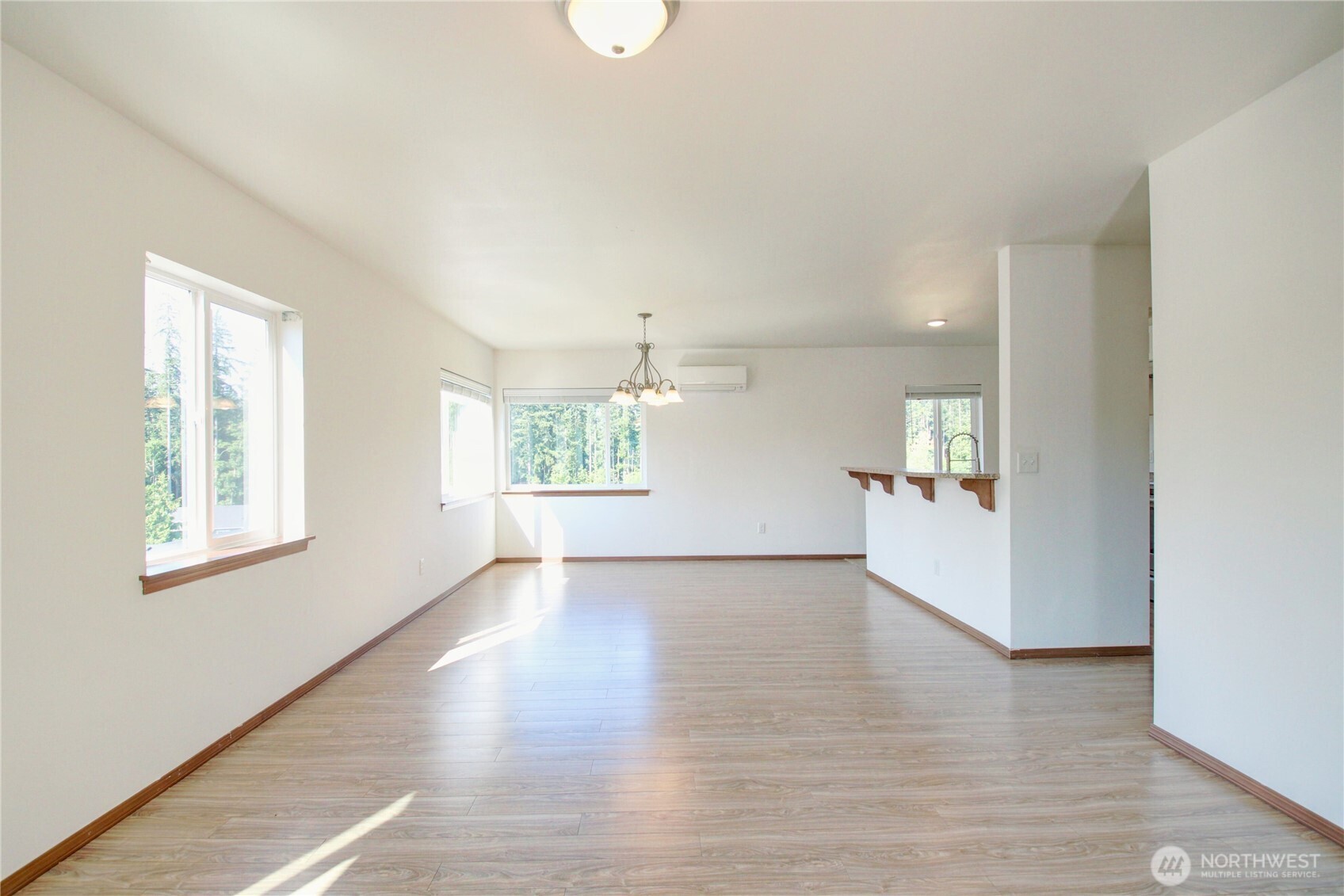 18918 85th Drive Property Photo 4