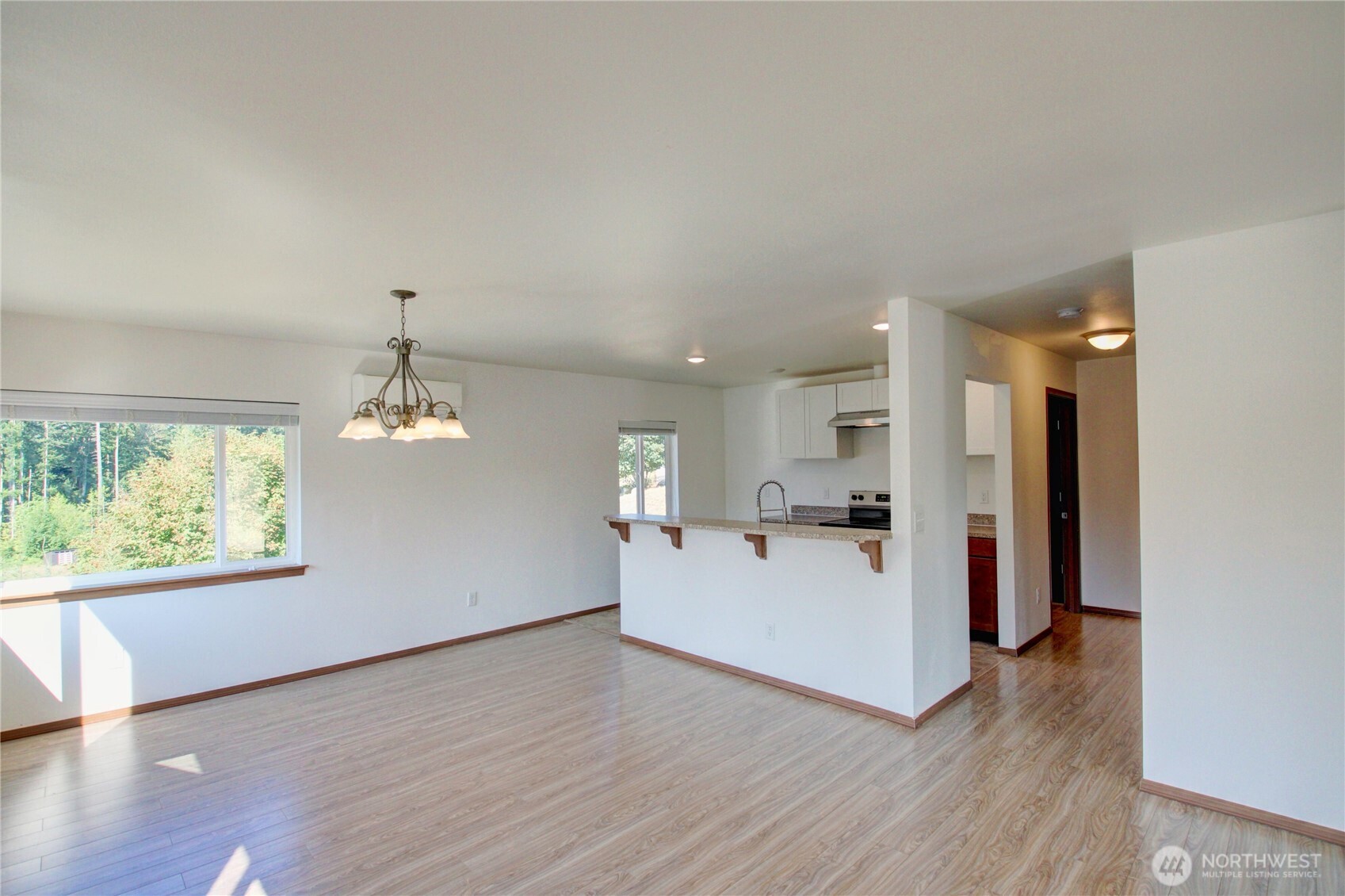 18918 85th Drive Property Photo 5