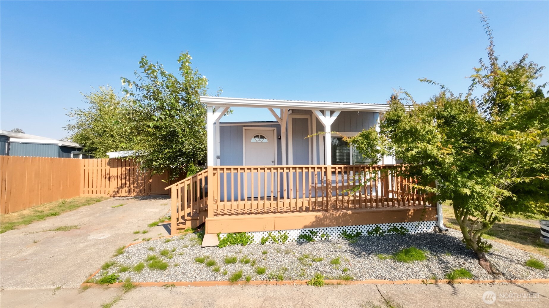 2392 Douglas Rd 4 Property Photo 3