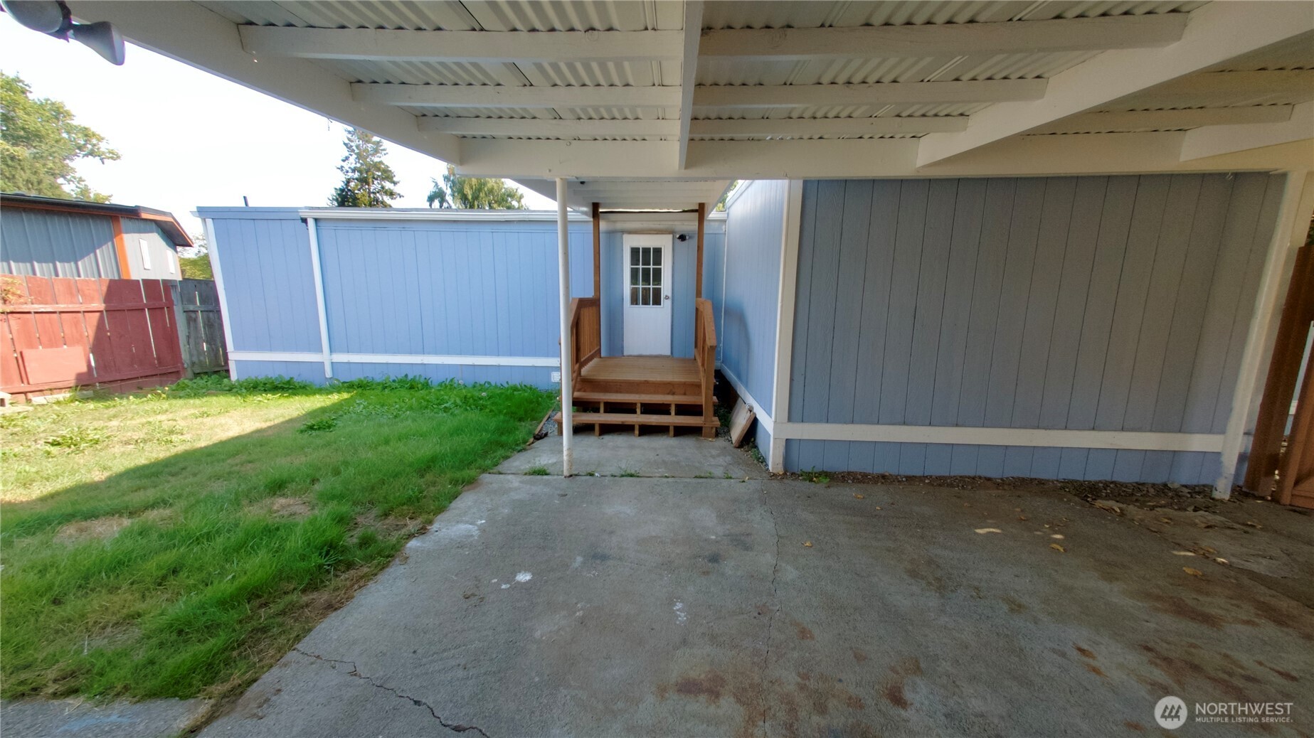 2392 Douglas Rd 4 Property Photo 11