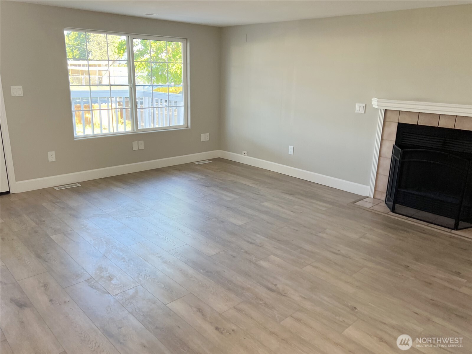 1032 Wright Avenue Property Photo 3