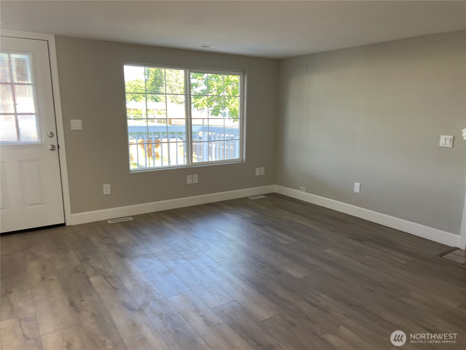 1032 Wright Avenue Property Photo 4