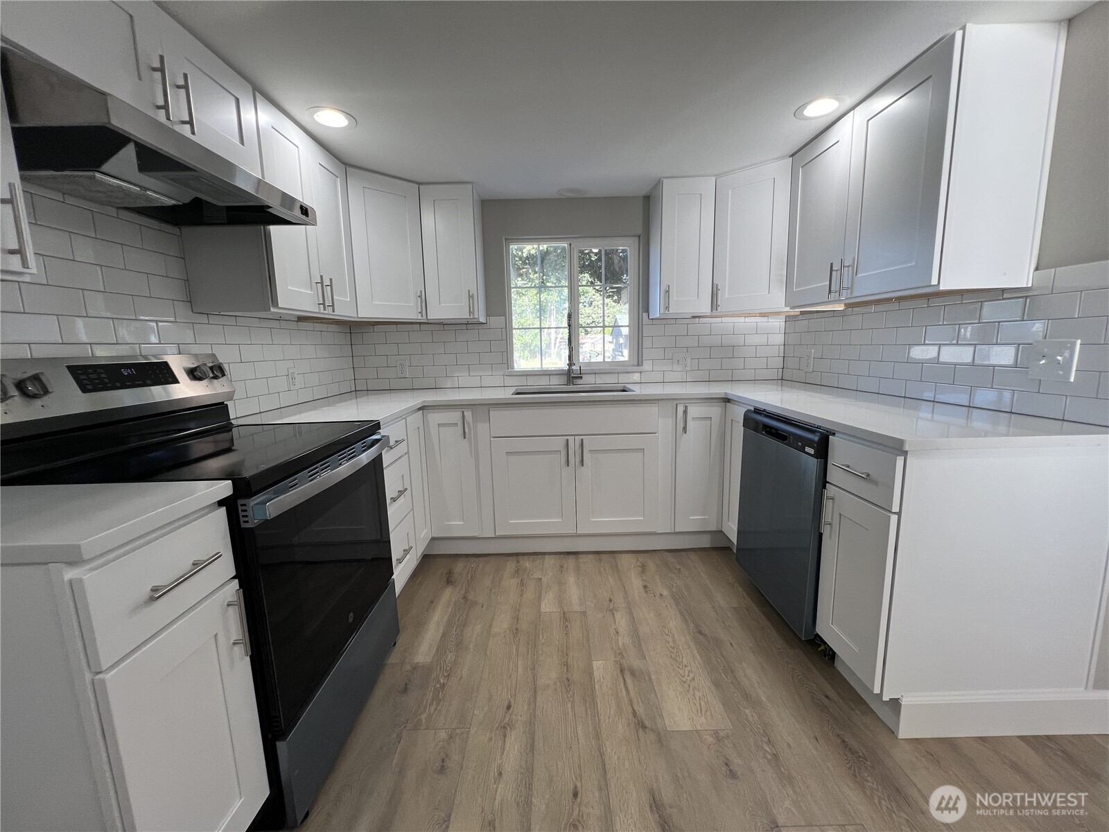1032 Wright Avenue Property Photo 5