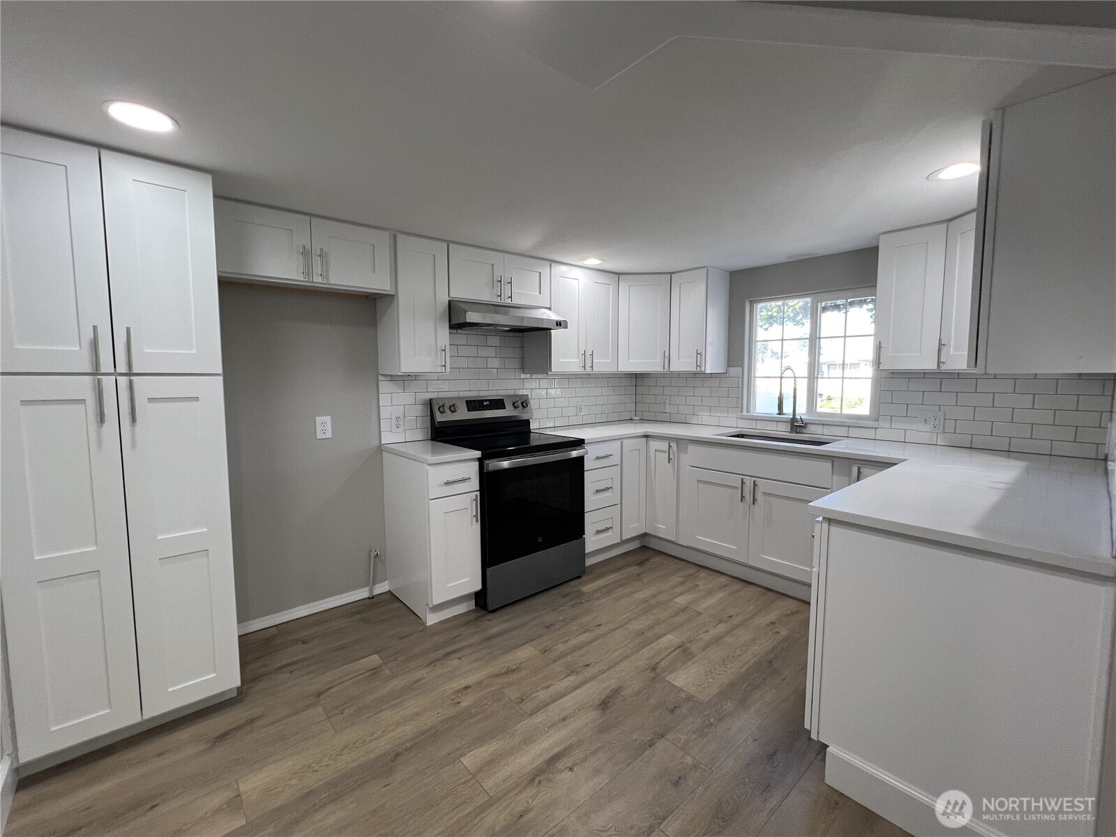 1032 Wright Avenue Property Photo 7