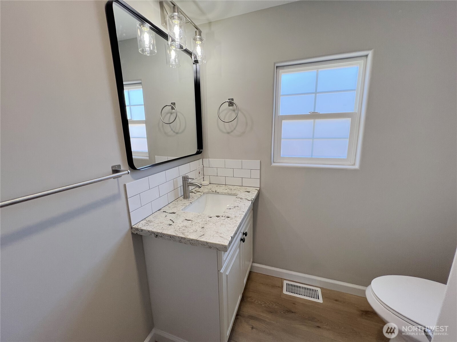 1032 Wright Avenue Property Photo 8