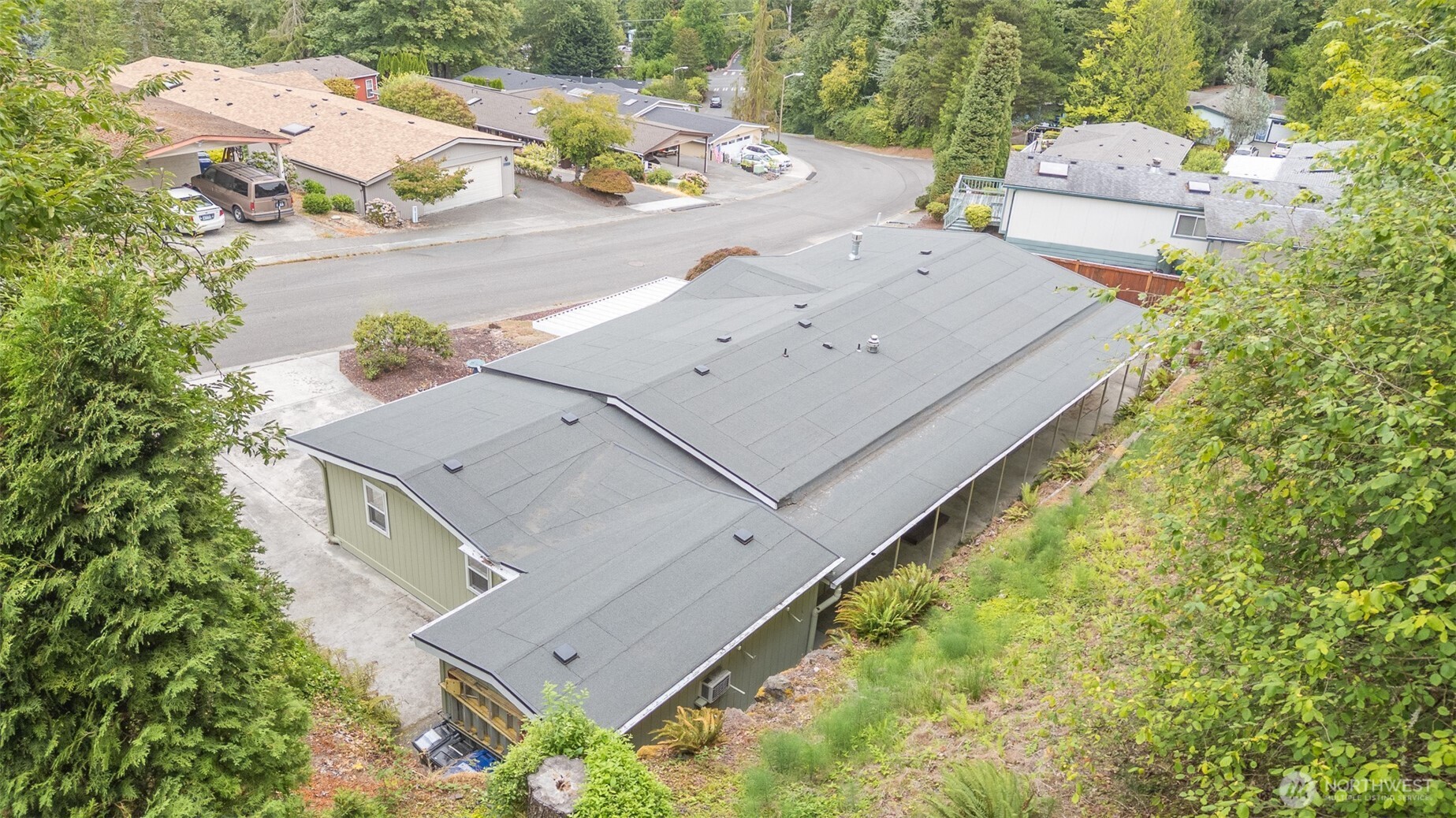 17336 Woodcrest Drive Property Photo 3