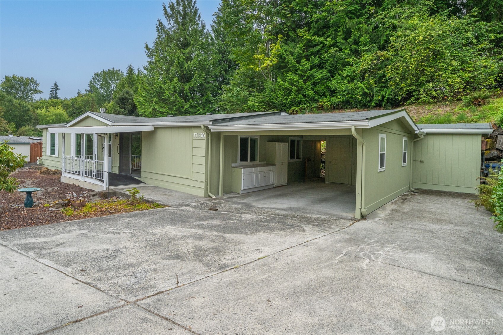 17336 Woodcrest Drive Property Photo 4