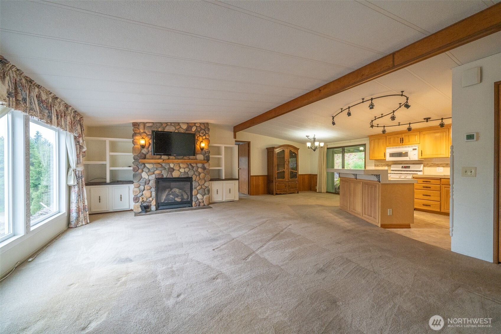 17336 Woodcrest Drive Property Photo 6