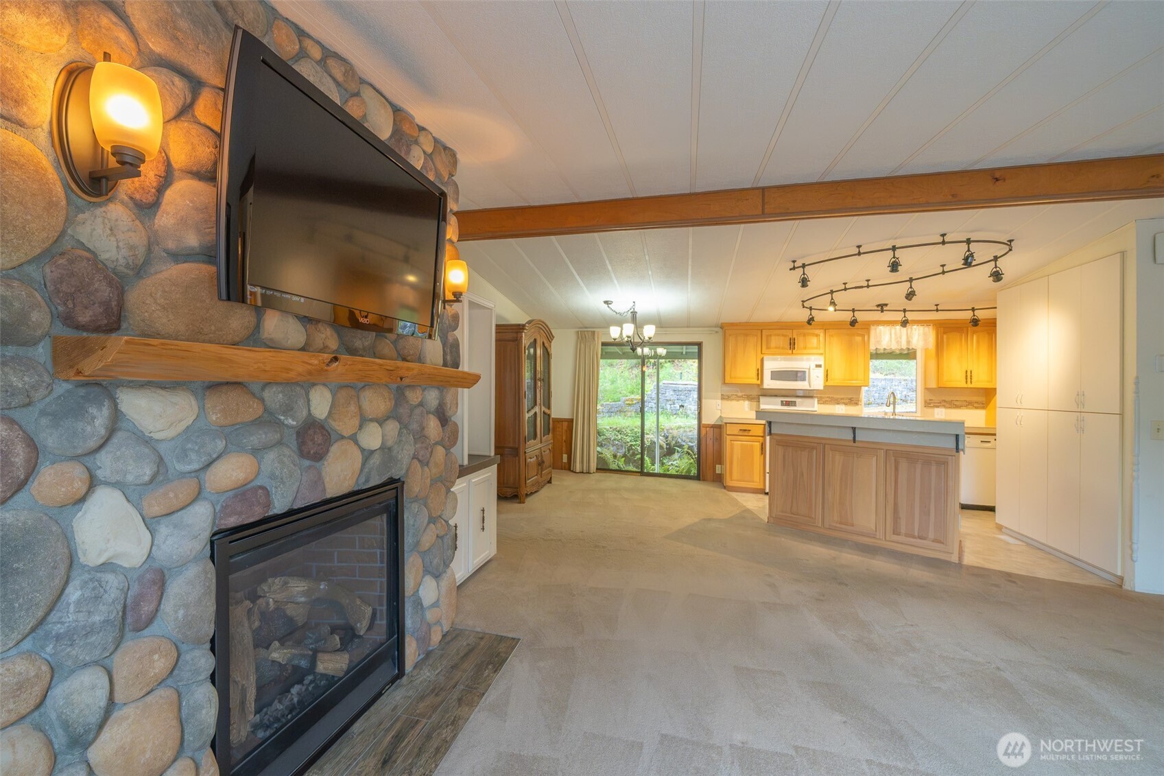 17336 Woodcrest Drive Property Photo 9