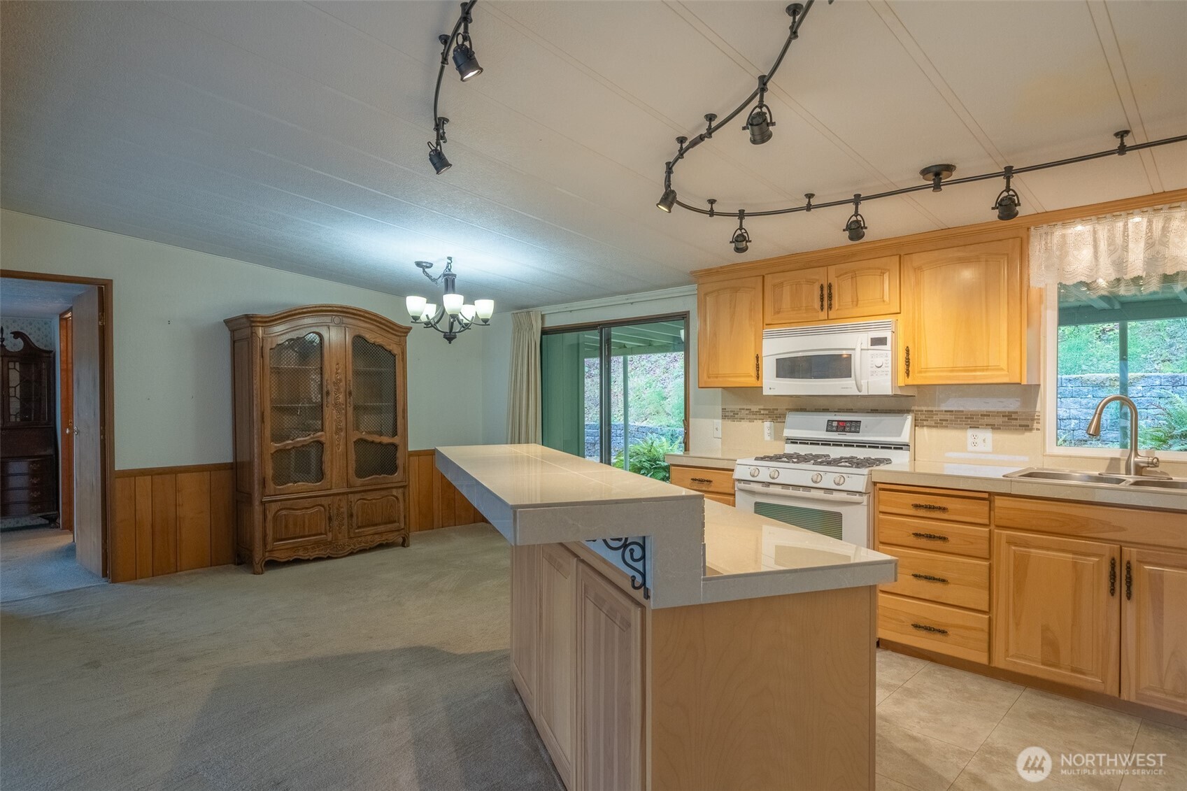 17336 Woodcrest Drive Property Photo 13