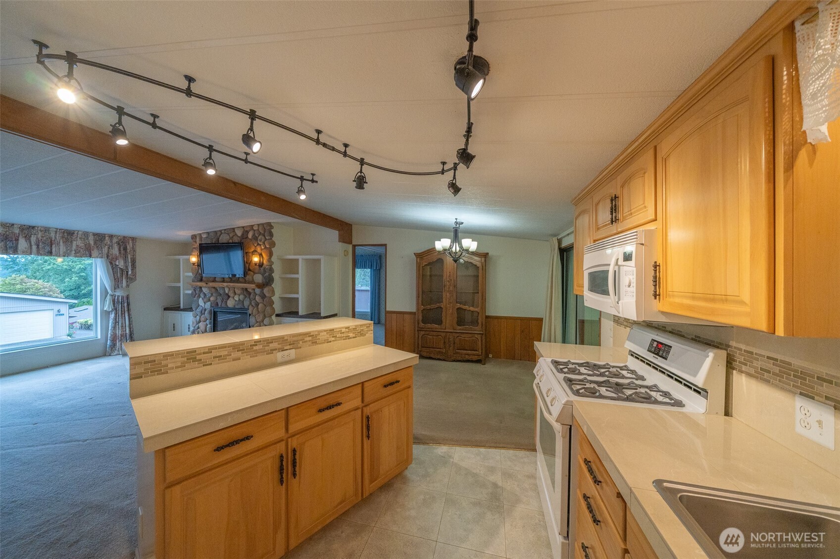 17336 Woodcrest Drive Property Photo 14