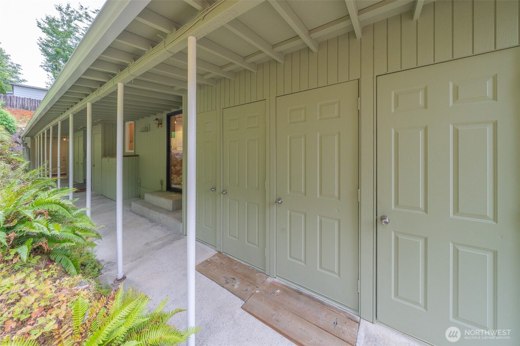 17336 Woodcrest Drive Property Photo 28