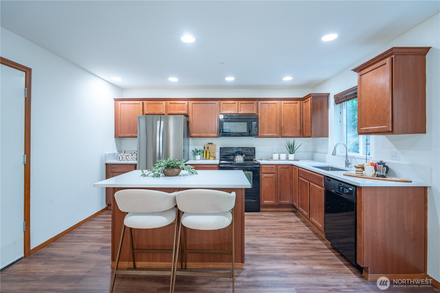 19109 16th Avenue Property Photo 9