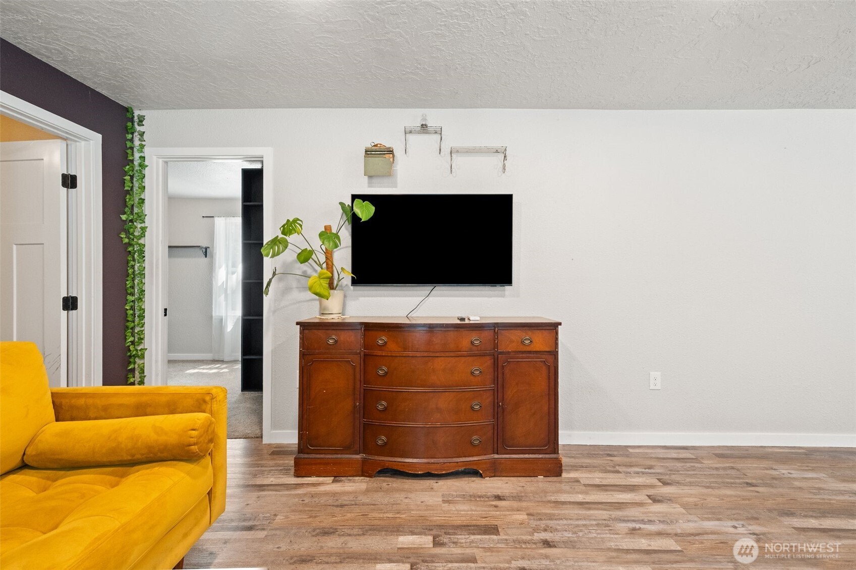 1541 Sightly Road Property Photo 4