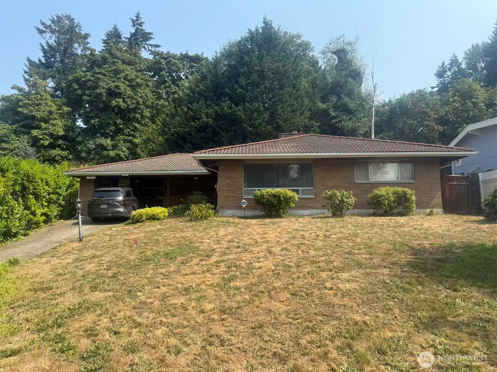 628 E Titus Street Property Photo 2