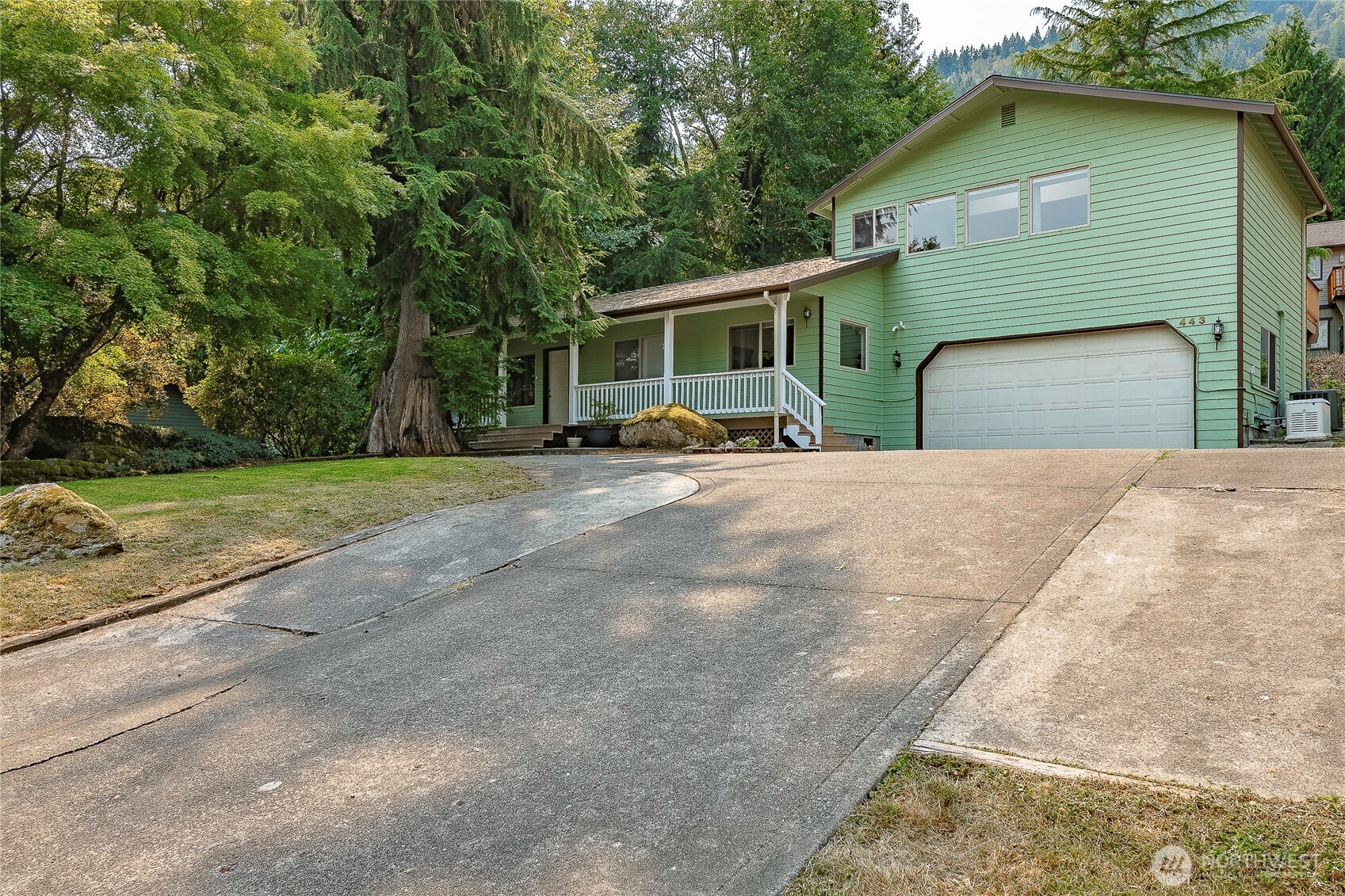 443 Rainbow Drive Property Photo 2