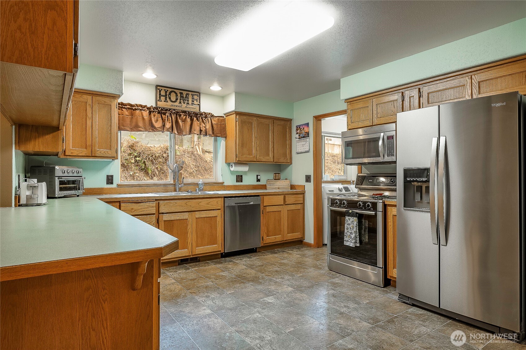 443 Rainbow Drive Property Photo 12