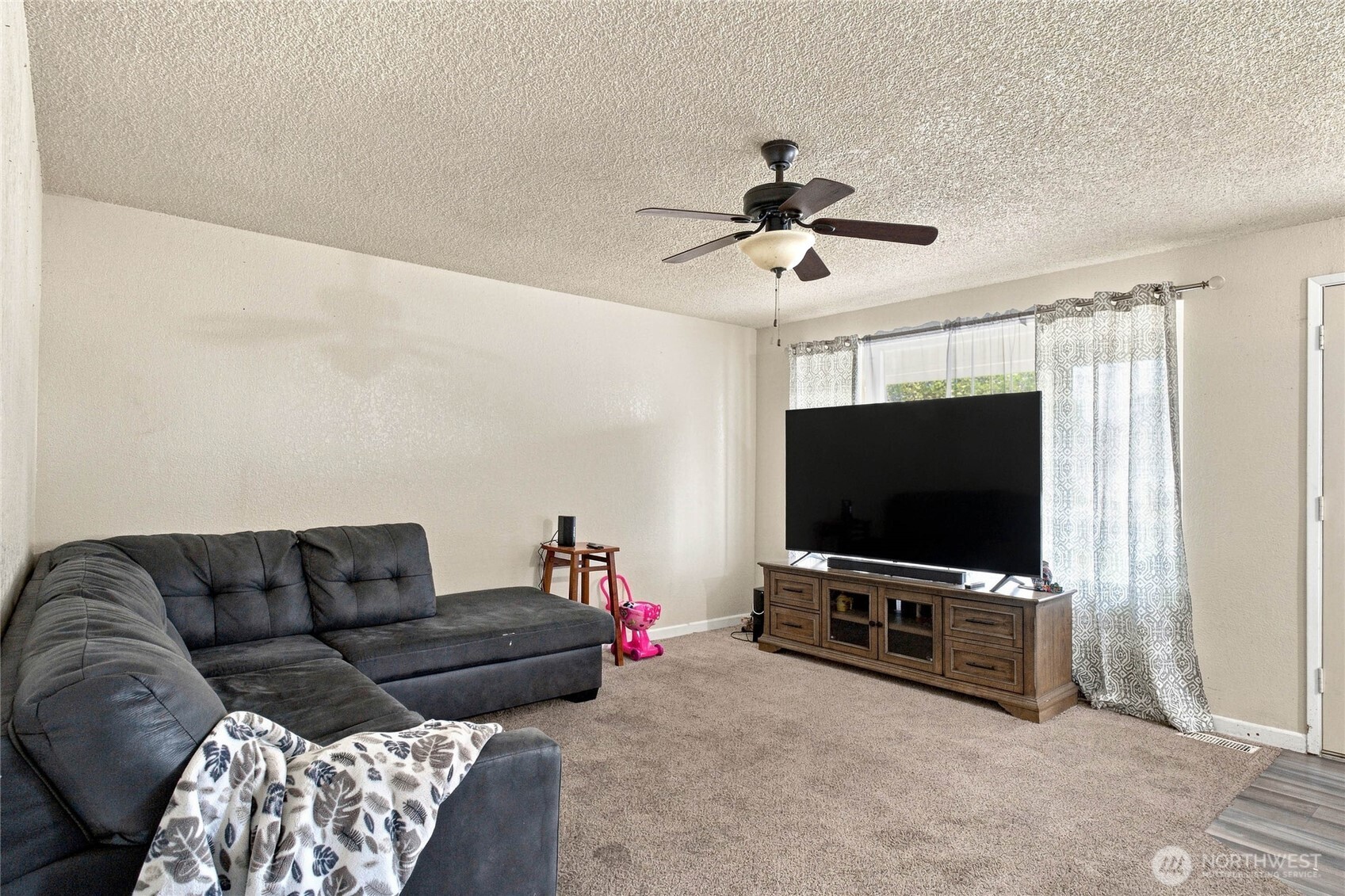 222 M Street Property Photo 4