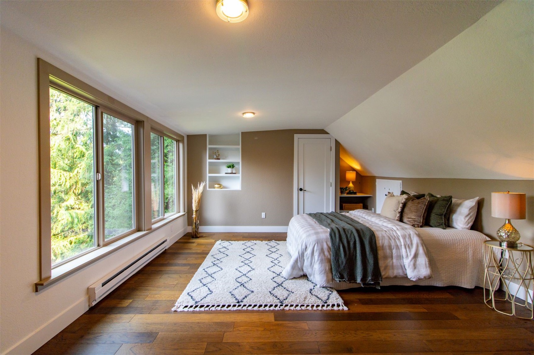 12995 Lake Shore Drive Property Photo 21