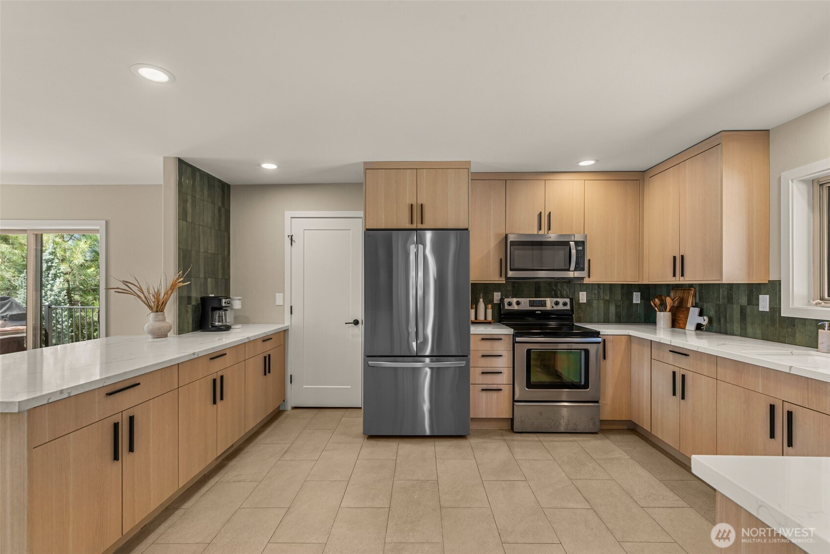 10460 Fox Road Property Photo 6
