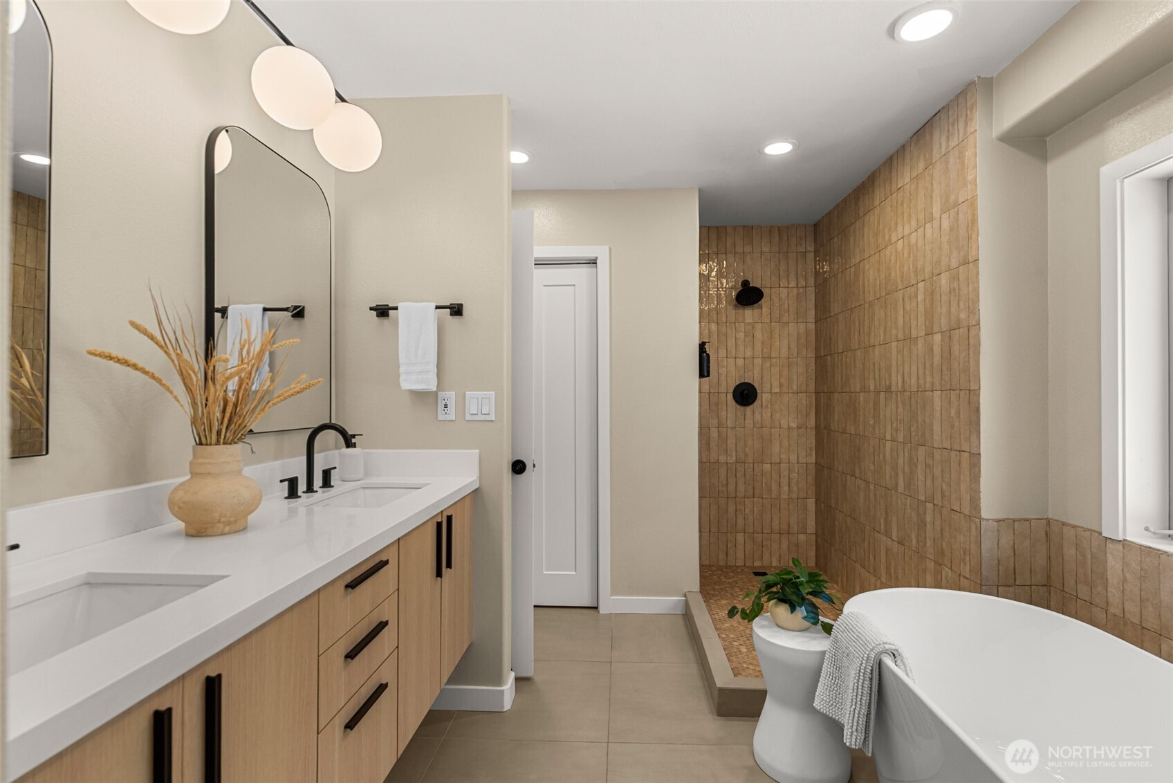 10460 Fox Road Property Photo 13