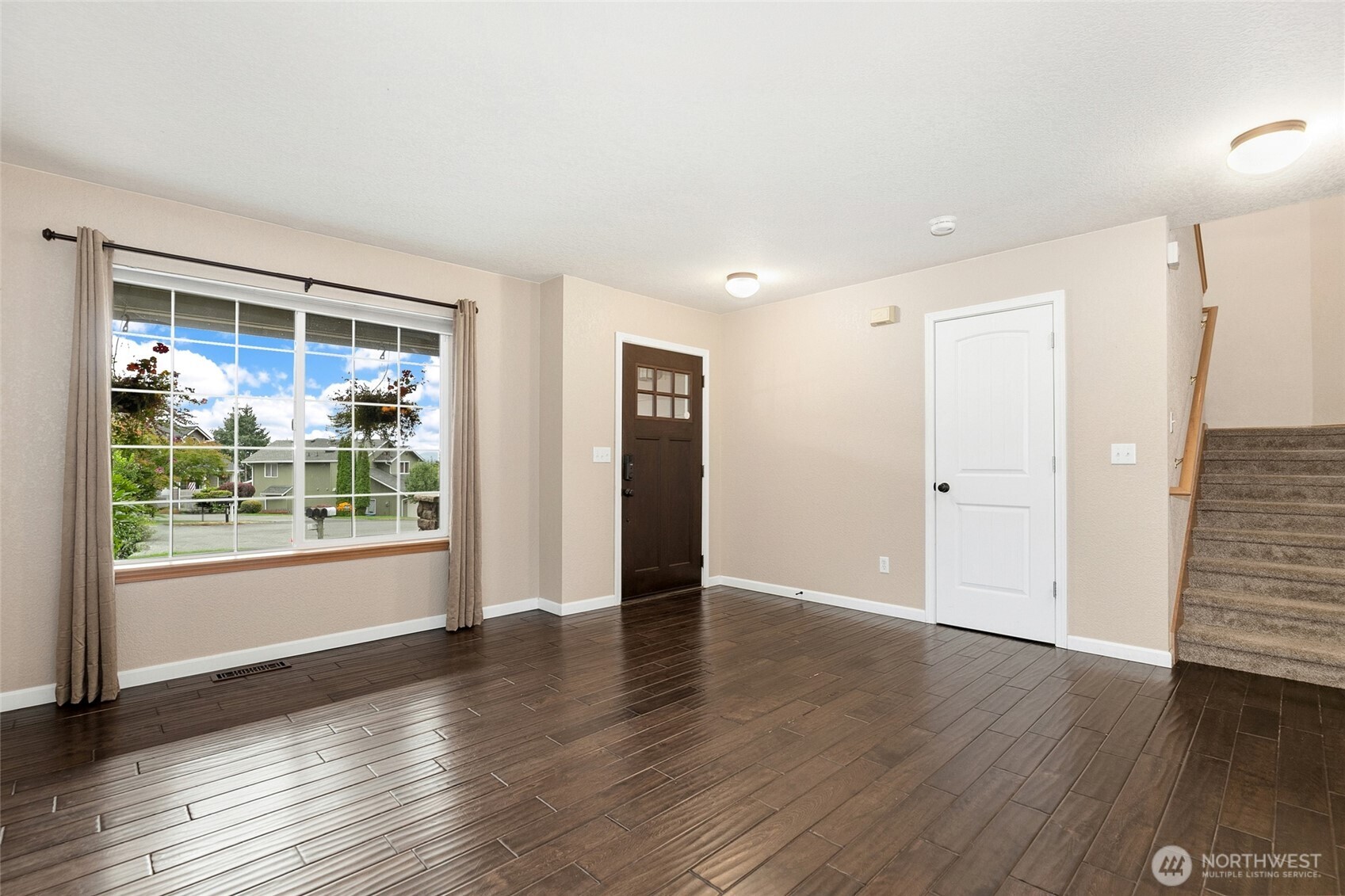 298 Se Winchester Hill Drive Property Photo 3
