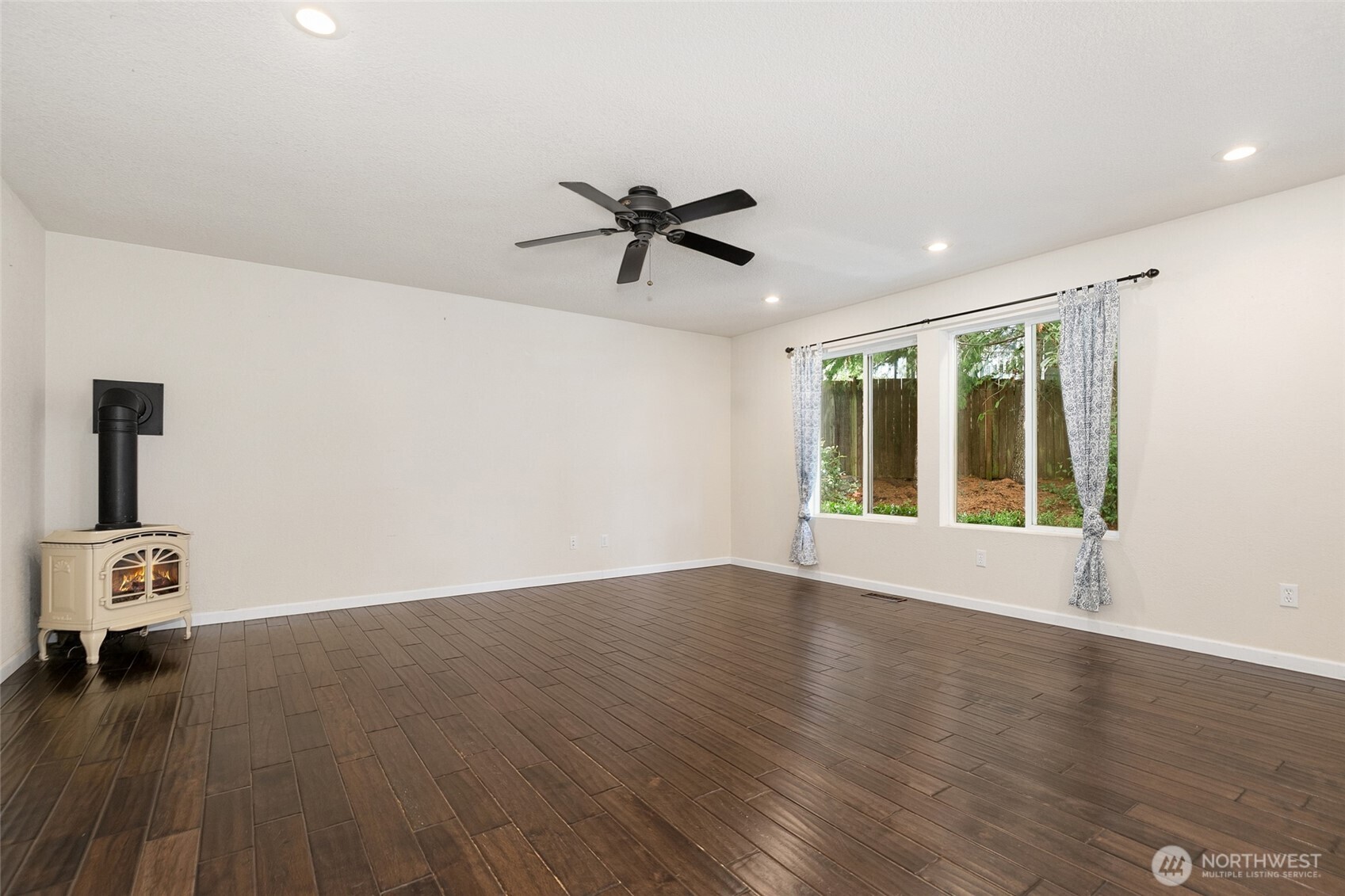 298 Se Winchester Hill Drive Property Photo 6