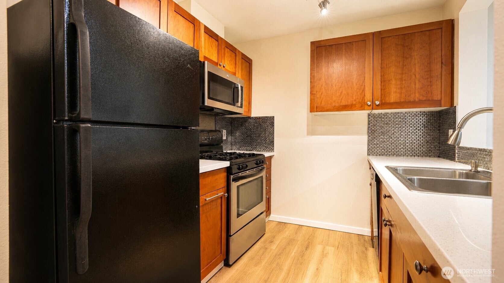 13367 Ambaum Boulevard Property Photo 11