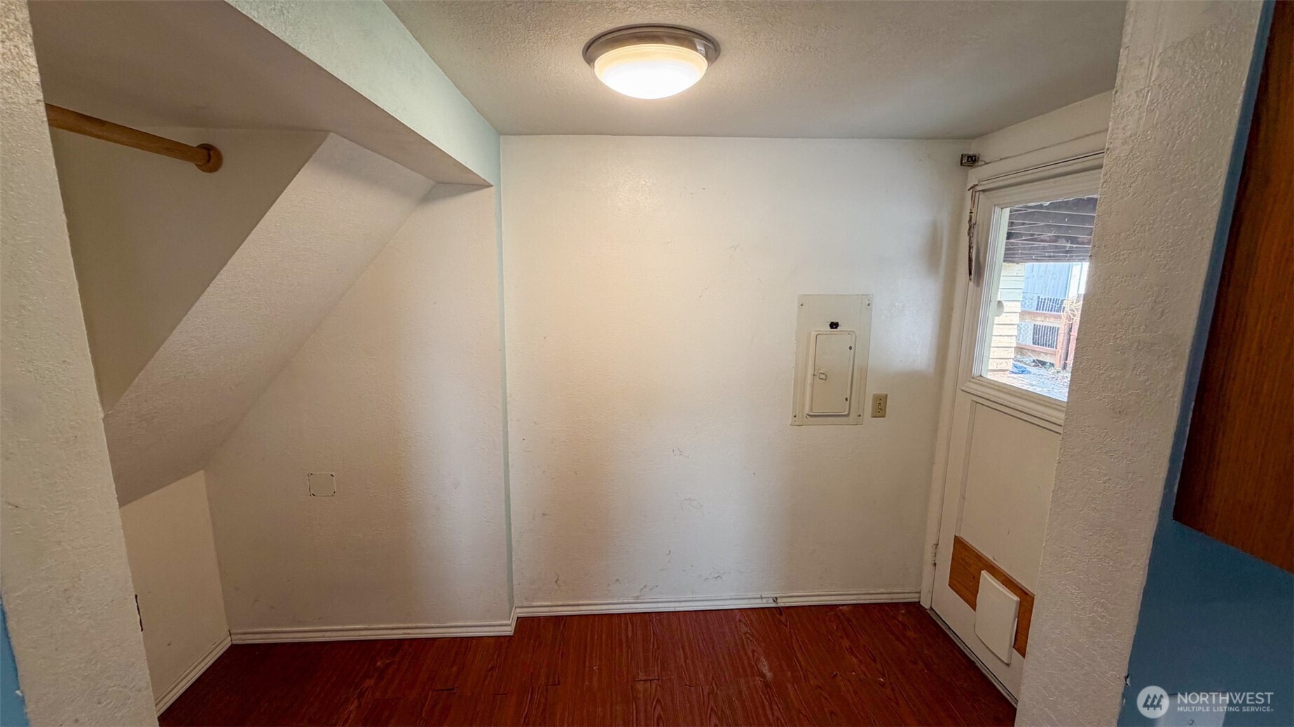 1123 Central Avenue Property Photo 4