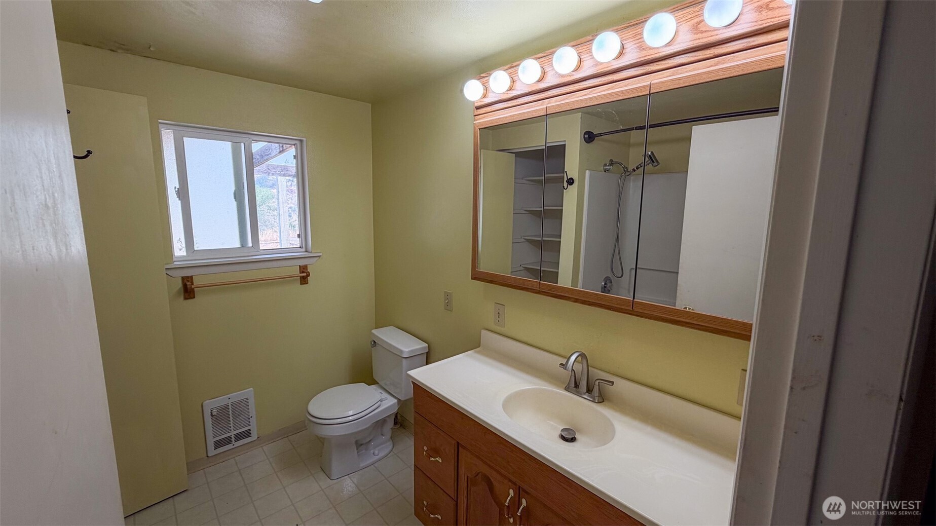 1123 Central Avenue Property Photo 19