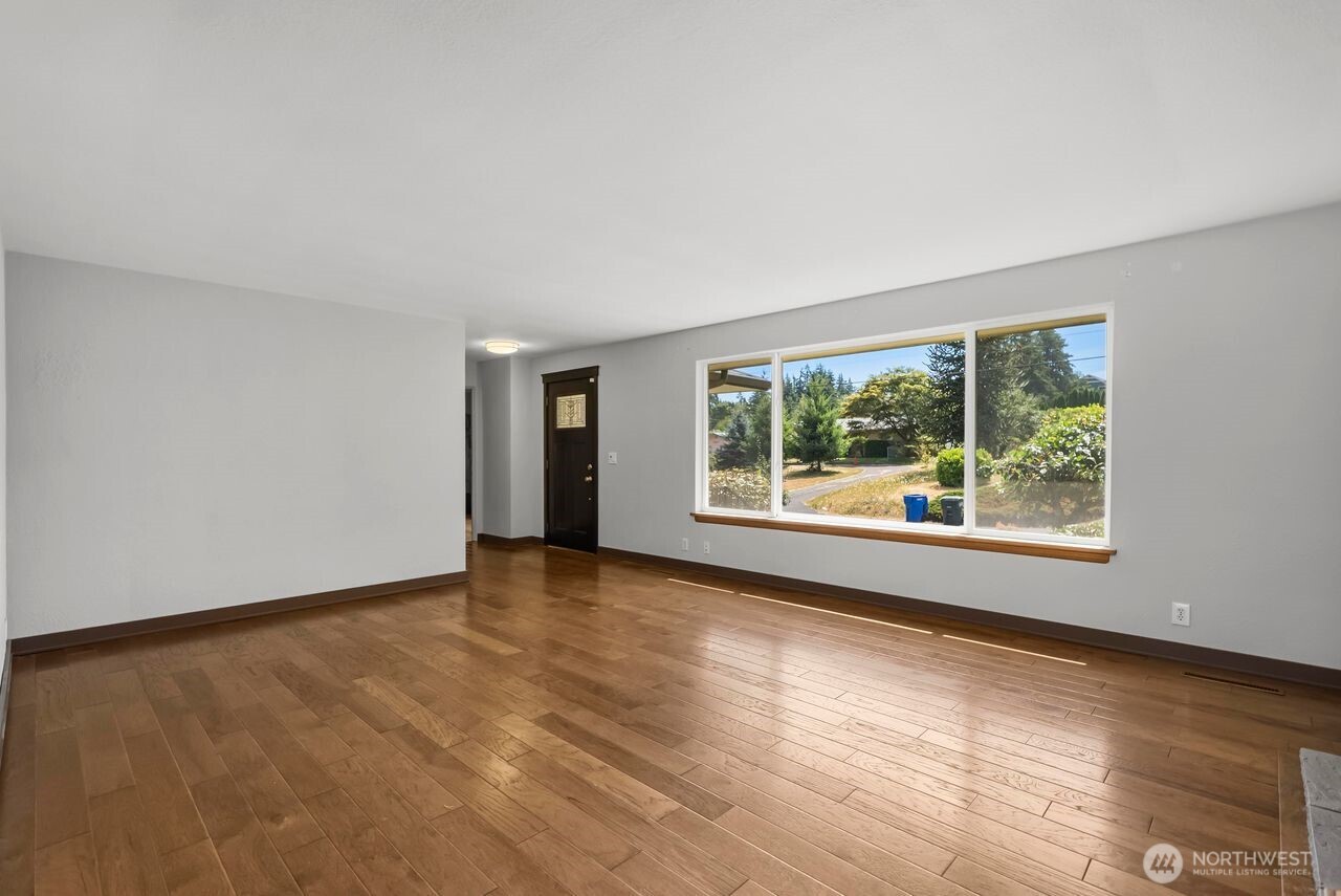 10419 16th Street Property Photo 3