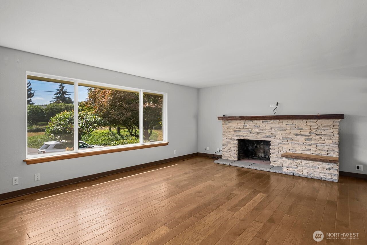 10419 16th Street Property Photo 5