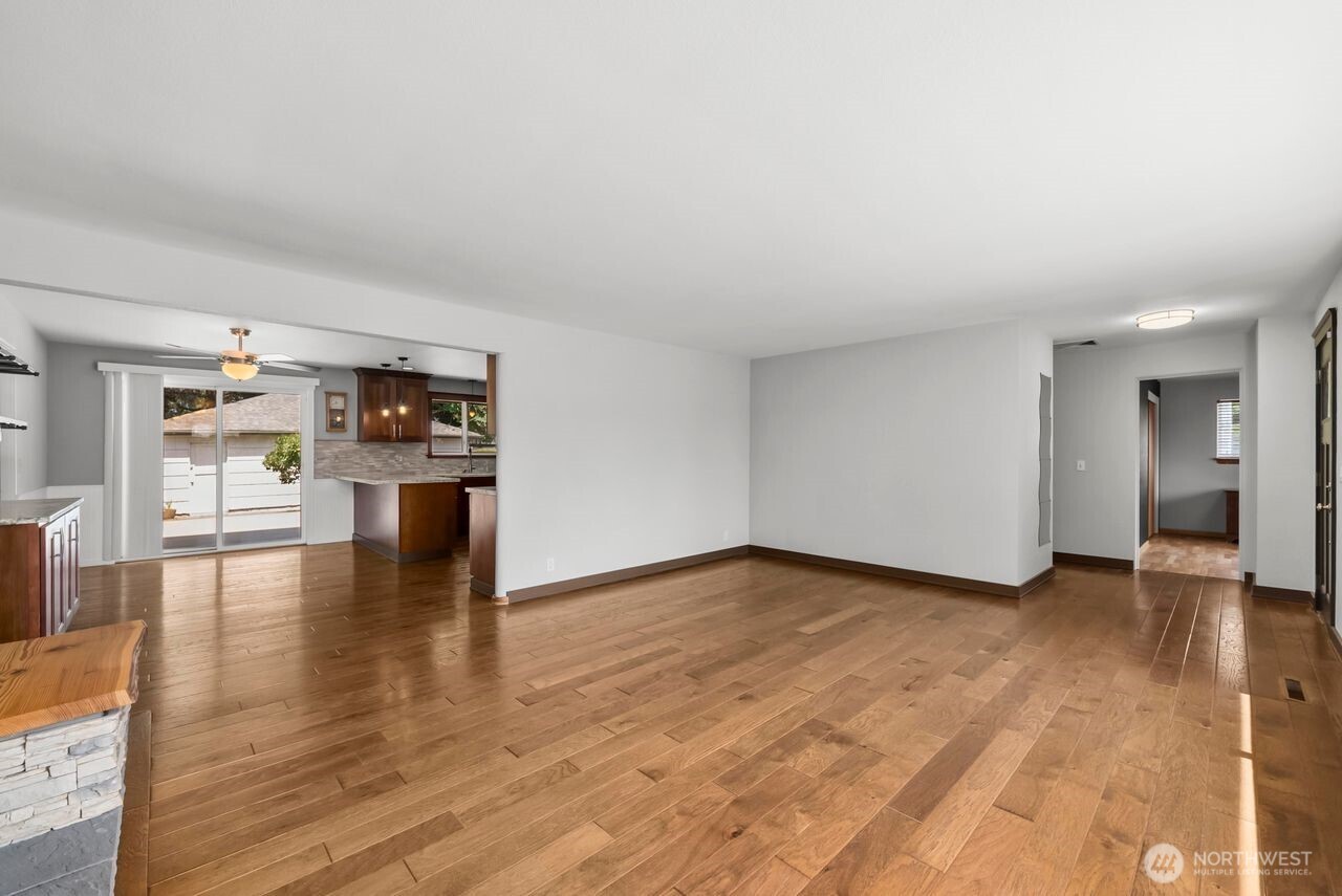 10419 16th Street Property Photo 6