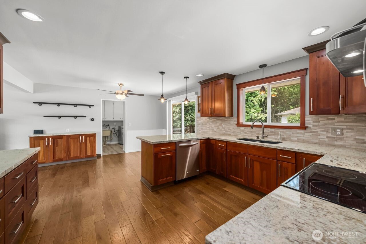 10419 16th Street Property Photo 9