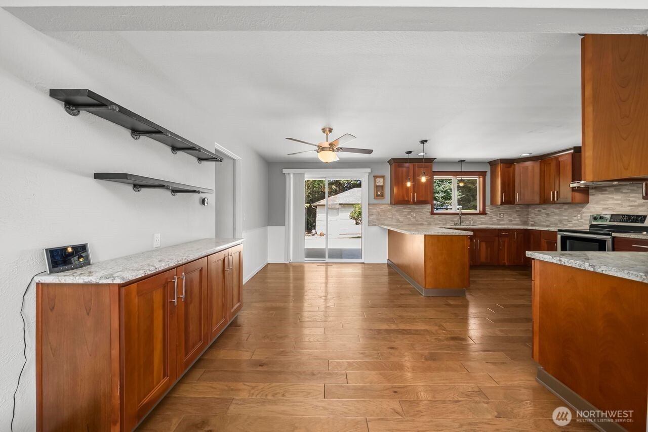 10419 16th Street Property Photo 10